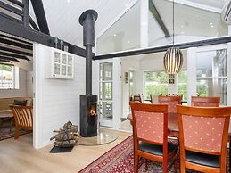 Enchanting Cottage With Whirlpool-by Traum