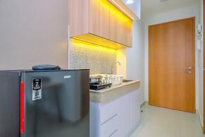 Minimalist Studio Room At Evenciio Margonda Apartment