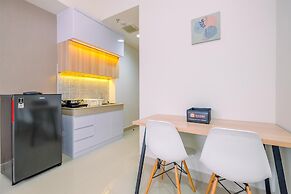Minimalist Studio Room At Evenciio Margonda Apartment