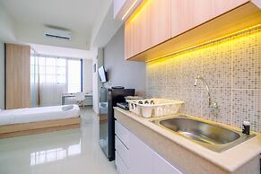 Minimalist Studio Room At Evenciio Margonda Apartment