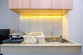 Minimalist Studio Room At Evenciio Margonda Apartment