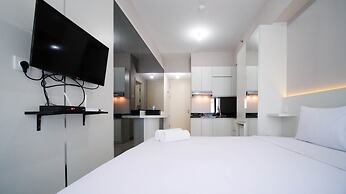 Nice And Comfy Studio At Supermall Mansion Apartment