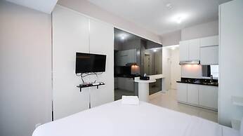 Nice And Comfy Studio At Supermall Mansion Apartment