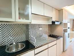 Elegant And Comfortable Studio At Tamansari The Hive Apartment