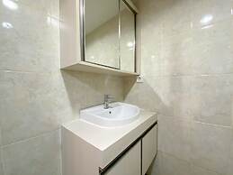 Elegant And Comfortable Studio At Tamansari The Hive Apartment