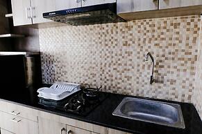 Homey And Cozy 2Br At Jarrdin Cihampelas Apartment