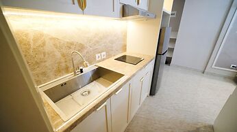 Enchanting And Beautiful 2Br Apartment At Supermall Mansion Benson Tow