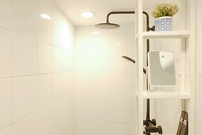 Studio With Private Living Room At Jarrdin Cihampelas Apartment