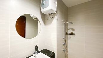 Cozy Living And Warm Studio Apartment At West Vista