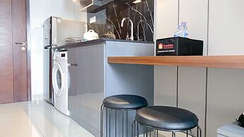 Cozy Living And Warm Studio Apartment At West Vista