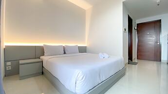 Cozy Living And Warm Studio Apartment At West Vista