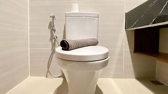 Cozy Living And Warm Studio Apartment At West Vista