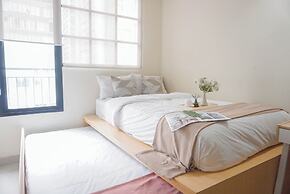 Comfy Studio At 2Nd Floor Evenciio Margonda Apartment