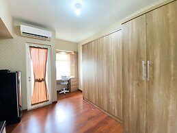 Cozy Stay Studio Room At Springlake Summarecon Bekasi Apartment