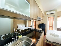 Cozy Stay Studio Room At Springlake Summarecon Bekasi Apartment