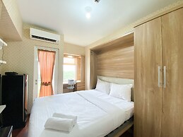 Cozy Stay Studio Room At Springlake Summarecon Bekasi Apartment
