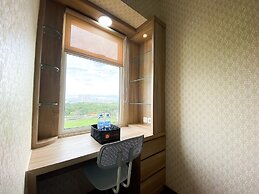 Cozy Stay Studio Room At Springlake Summarecon Bekasi Apartment