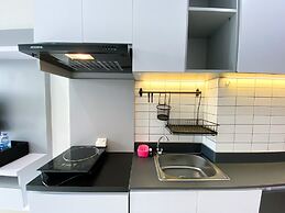 Cozy Stay Studio At Sayana Bekasi Apartment