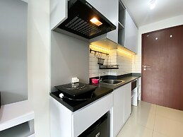 Cozy Stay Studio At Sayana Bekasi Apartment