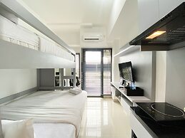 Cozy Stay Studio At Sayana Bekasi Apartment
