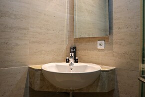 Elegant And Warm 1Br At Gold Coast Apartment