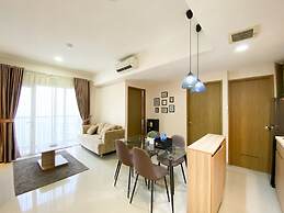 Cozy And Minimalist 2Br At 8Th Floor The Oasis Cikarang Apartment