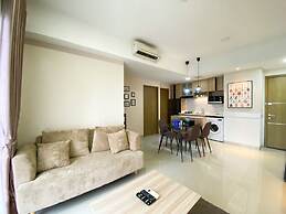 Cozy And Minimalist 2Br At 8Th Floor The Oasis Cikarang Apartment