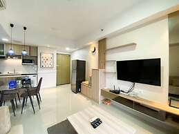 Cozy And Minimalist 2Br At 8Th Floor The Oasis Cikarang Apartment