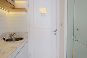 Best Deal Studio Room With Private Jaccuzi At Art Deco Apartment