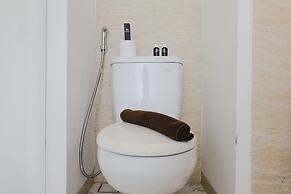 Best Deal Studio Room With Private Jaccuzi At Art Deco Apartment