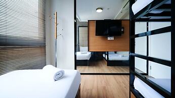 Spacious 2Br At The Via And The Vue Apartment Surabaya