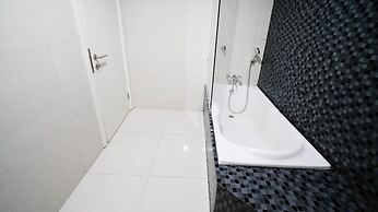 Spacious 2Br At The Via And The Vue Apartment Surabaya