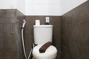 Well Design 2Br Apartment At Green Pramuka City