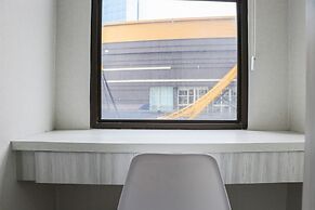 Cozy And Relaxing Studio At Transpark Cibubur Apartment