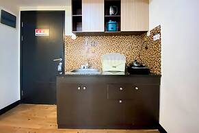 Comfy And Minimalist 1Br At The Wave Kuningan Apartment