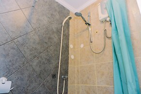 Modern Look And Comfy Studio Great Western Resort Apartment