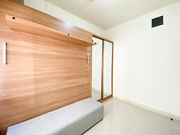 Comfort And Strategic 2Br At Green Pramuka City Apartment