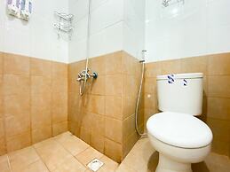 Comfort And Strategic 2Br At Green Pramuka City Apartment