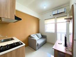 Comfort And Strategic 2Br At Green Pramuka City Apartment
