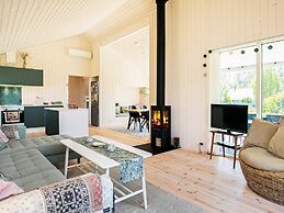 6 Person Holiday Home in Hals