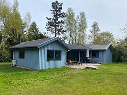 6 Person Holiday Home in Dronningmolle