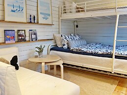 4 Person Holiday Home in Grisslehamn-by Traum