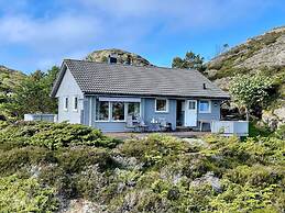 6 Person Holiday Home in Espevaer-by Traum