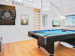 14 Person Holiday Home in Vaeggerlose