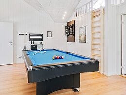 14 Person Holiday Home in Vaeggerlose