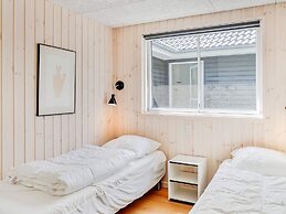 14 Person Holiday Home in Vaeggerlose