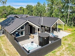 14 Person Holiday Home in Vaeggerlose