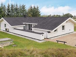 10 Person Holiday Home in Blavand