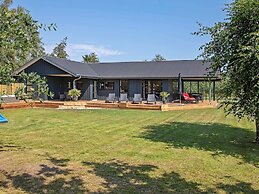 8 Person Holiday Home in Vaeggerlose