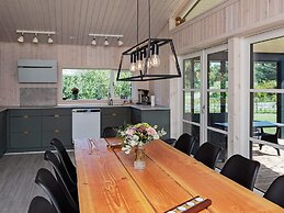 8 Person Holiday Home in Vaeggerlose